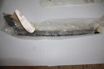 ЗАДНИЙ ПОЯС ПЕРЕДНЕГО ОКНА ДВЕРИ MITSUBISHI MB517711. 1990-1994 MITSUBISHI ECLIPSE - Изображение 1 из 2