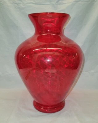 1960s MID CENTURY GLASS ITALIAN RED Optic VASE QUILTED 14 inch Beautiful! - image 1 of 4