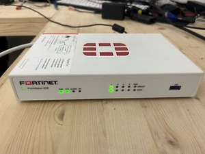 FIREWALL FORTIGATE 30e + ALIMENTATORE - FortiOS 6 ✅ Ricondizionato - Photo 1/4