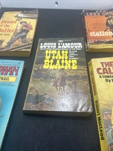 Set Of 5 Vtg Western Paperbacks, Louis L’Amour, Ribert Macleod And More - Picture 1 of 6