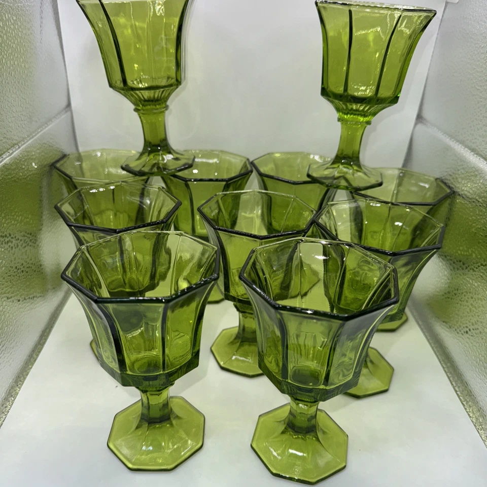 Juego de 11 copas de vino verde octogonales Independence vintage tallo grueso prensado 4,5" Foto 1 de 4