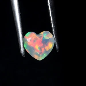0.80 Cts 6.5x7 MM Natural AAA Red Green Fire Ethiopian Opal Heart Cut Gemstone - Picture 1 of 10