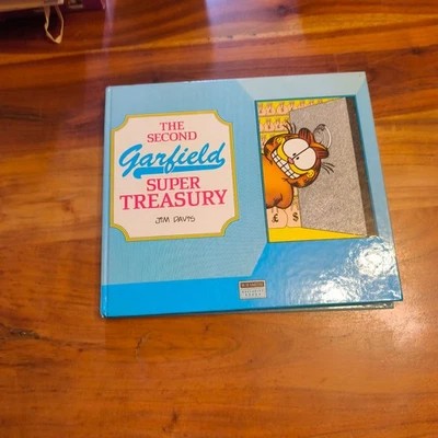 The Second Garfield Super Treasury Jim Davies  WH Smith 1990 - Image 1 of 4