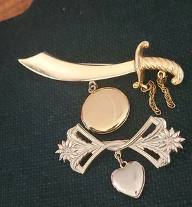Vintage SCHWERT Messer & HERZ Bild MEDAILLON Pins BROSCHE KONVOLUT ~ A9 - Bild 1 von 7