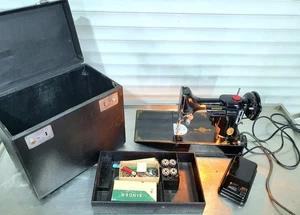 Vintage Electric Singer 221 K Feathweight Sewing Machine. Original Case.Working - Picture 1 of 15