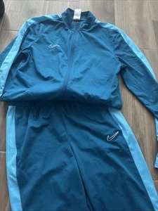 Nike Jogging Anzug Gr.M - Bild 1 von 10
