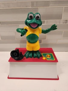 FOR REPAIR Vintage Singing Dancing Animated Plastic Frog Toy Chain Fong - Picture 1 of 13