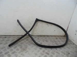 Volvo V40 Left Passenger Nearside Front Door Seal Rubber Mk1 1998-2004h - Picture 1 of 5