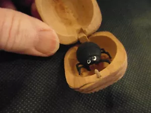 NOVELTY FUN TRICK NUT SHELL OPENS TO REVEAL MOVING SPIDER ! - Picture 1 of 6