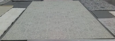 SILVER / IVORY 10'-0" x 14'-0" Flaw in Rug, Reduced Price 1172790502 BLM112G-10 - Image 1 of 4