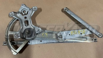 Toyota Land Cruiser UZJ100 OEM Right Front Window Regulator 85710-60100 Foto 1 de 2