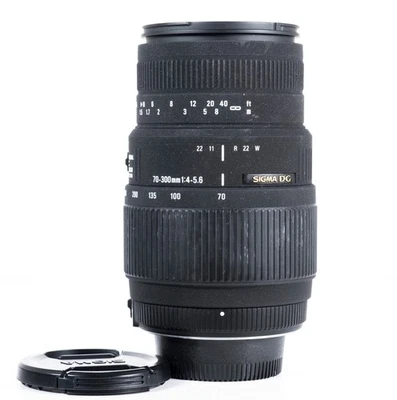 Sigma 70-300mm f/4-5.6 DG Macro Lens – Nikon F Mount – Front & Rear Caps - Image 1 of 4