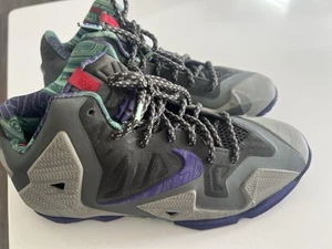 Nike LeBron James 11 Terracotta Warrior Basketball Shoe Size 6.5 Y Grey/Purple - Picture 1 of 12