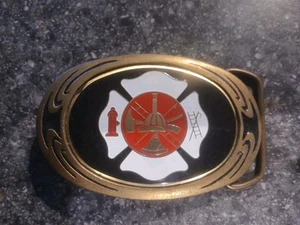 VINTAGE FIRE DEPARTMENT FIREMAN BELT BUCKLE ENAMEL - BRASS - Picture 1 of 2