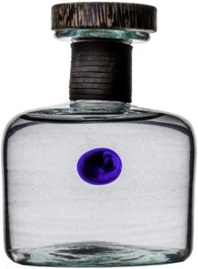 Procera Gin aus Kenia - Gin aus afrikanischem Wacholder mundgeblasene Flasche - Bild 1 von 1