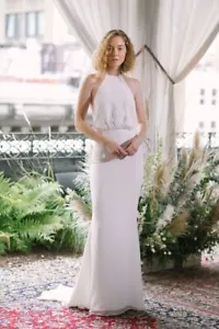 Vestido de novia Alexandra Grecco Nico 8 halter marfil seda crepé moderno $2,700 - Imagen 1 de 16