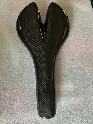 СЕДЛО - PROLOGO - ПОЛНОСТЬЮ КАРБОНОВОЕ - ТРИАТЛОН - T.T. - Новый - Изображение 1 из 4