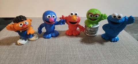 Sesame Street Cake Toppers Figures such as Cookie Monster Elmo Grover and Oscar Cover
