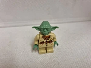 LEGO Star Wars Yoda Minifigure First Version - Picture 1 of 2