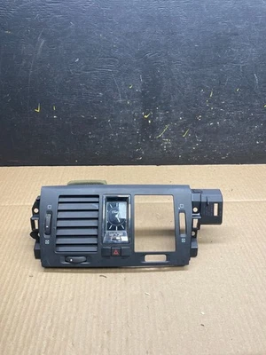 2006 to 2011 Cadillac DTS Dash Center Air Vent Heater Bezel OEM u5892 DG - Image 1 of 4