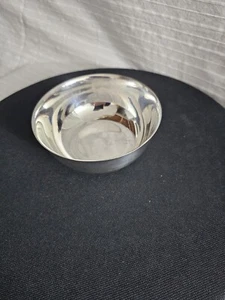 Tazón pequeño Wallace Silverplate M637 de cinco pulgadas (5") con pies de ventilador - Imagen 1 de 7