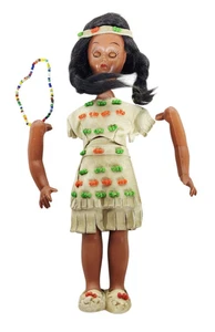 De Colección Muñeca Nativa Americana Cuentas Ropa Mocasines Collar Vestido Piezas Como Está - Imagen 1 de 6