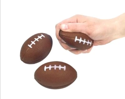 Mini balones de fútbol 12 cada uno, 3 1/2 pulgadas, realistas, favor de fiesta, alivio del estrés.  Foto 1 de 2