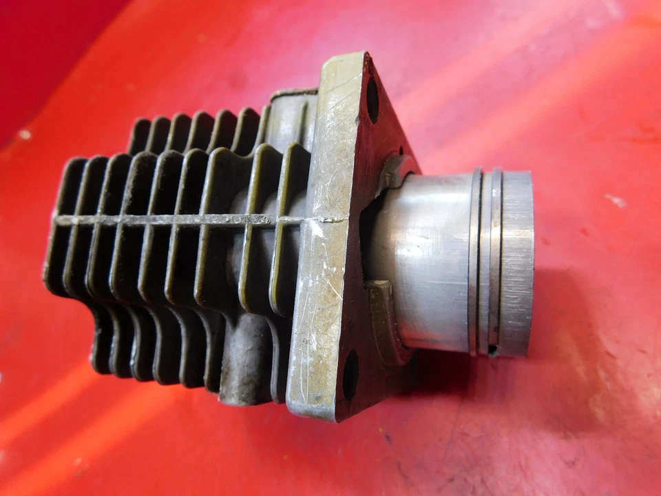 PISTÃO E CILINDRO PARA MOTOSSERRA PIONEER HOLIDAY II ------ CAIXA 895 Z - Imagem 1 de 1