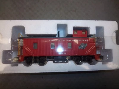 AMERICAN MODELS S SCALE C&NW WOODSIDE CABOOSE HI-RAIL NIB - Image 1 of 3