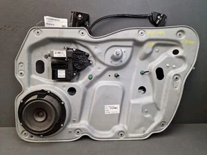 Lève vitre avant droit - Volkswagen Caddy III de juil. 2010 à déc. 2015 - Picture 1 of 5