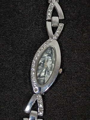 Reloj pulsera Figaro Couture estilo mármol esfera cristal acento tono plata mujer Foto 1 de 4