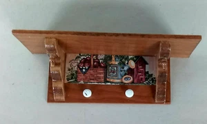 Estante artesanal de madera de cerezo para casa de muñecas Miniatures 4" con borde de estampado de cesta 1:12 - Imagen 1 de 3