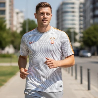 Nike Galatasaray training shirt, Galatasaray club crest, Dri-Fit , Large - Image 1 of 4