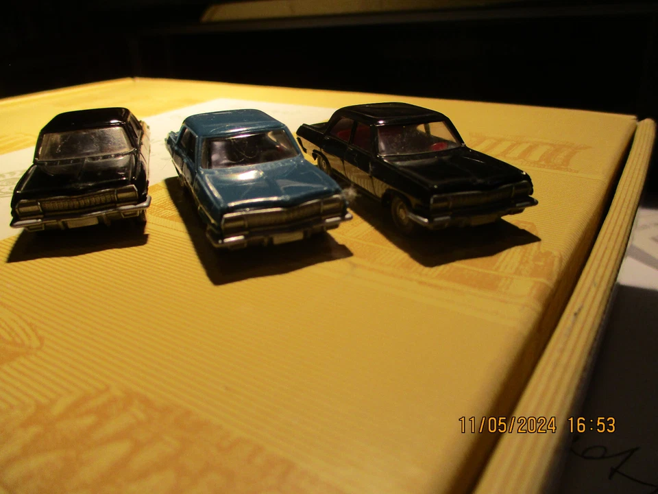 RE-WIKING - ALT - OPEL ADMIRAL X3 - GK 11a/112 - DIFF FARBE - Immagine 1 di 4