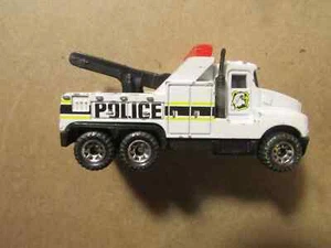Matchbox Police Tow Truck White 1/64 - Picture 1 of 2