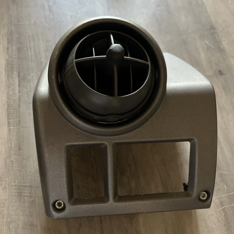 HUMMER H2 2003-2004 TABLERO LADO IZQUIERDO EXTERIOR AIRE ACONDICIONADO REJILLA DE VENTILACIÓN Y BISEL MOLDURA OEM Foto 1 de 4