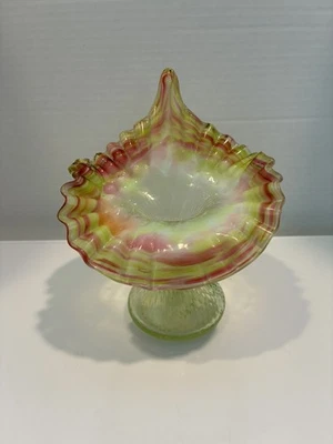 Jarrón con borde prensado óptico remolino diamante vaselina de uranio Jack en el púlpito Foto 1 de 4