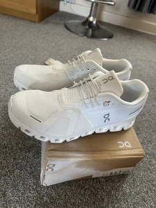 New On Cloud 5 Men's White UK Size 8 - Picture 1 of 5