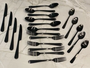 Lot of 21 piece Black Flatware 6 Tablespoons 6 Forks 5 Teaspoons 4 knives - Picture 1 of 13