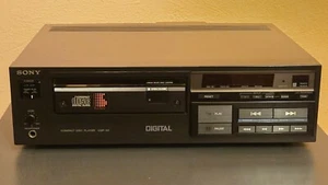 Sony CDP-101 CD Player,  TOP Zustand mit Original Fernbedienung - Bild 1 von 4