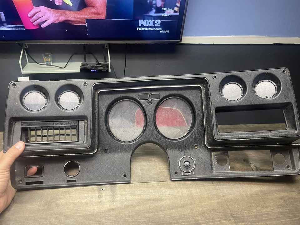 Cuadro de instrumentos Chevrolet Monte Carlo 1973-1977 bisel OEM Foto 1 de 4