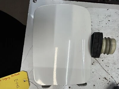 Subaru Legacy 2000 puerta del tanque de combustible 00 Foto 1 de 2