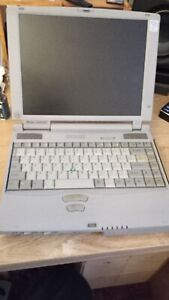Vintage Toshiba Tecra 520CDT Untested, Spares or Repair. Looks in Good Shape.