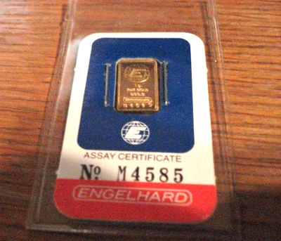 1 Gram Engelhard Gold Bar With  Serial Number C9834 - Image 1 of 2