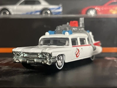 Cadillac Hot Wheels 2009 Ghost Busters '59 pilotos reales metal Foto 1 de 4