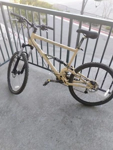 Giant Pistol1 - Picture 1 of 2