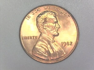 1982 Lincoln Memorial Penny. Small date copper  3.1 grams. Very Rare - Picture 1 of 3