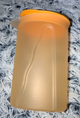 Tupperware Kanne 1L orange J14 Saftkanne Milchkanne Neue Welle - Bild 1 von 3