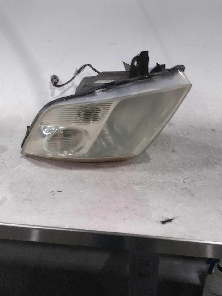 Used Right Headlight Assembly fits: 2008 Nissan Sentra 2.0L Right Grade A - Image 1 of 4