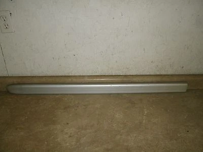 00-01 MAZDA MPV  LEFT DRIVER FRONT DOOR EXTERIOR OUTSIDE MOULDING MOLDING Foto 1 de 4